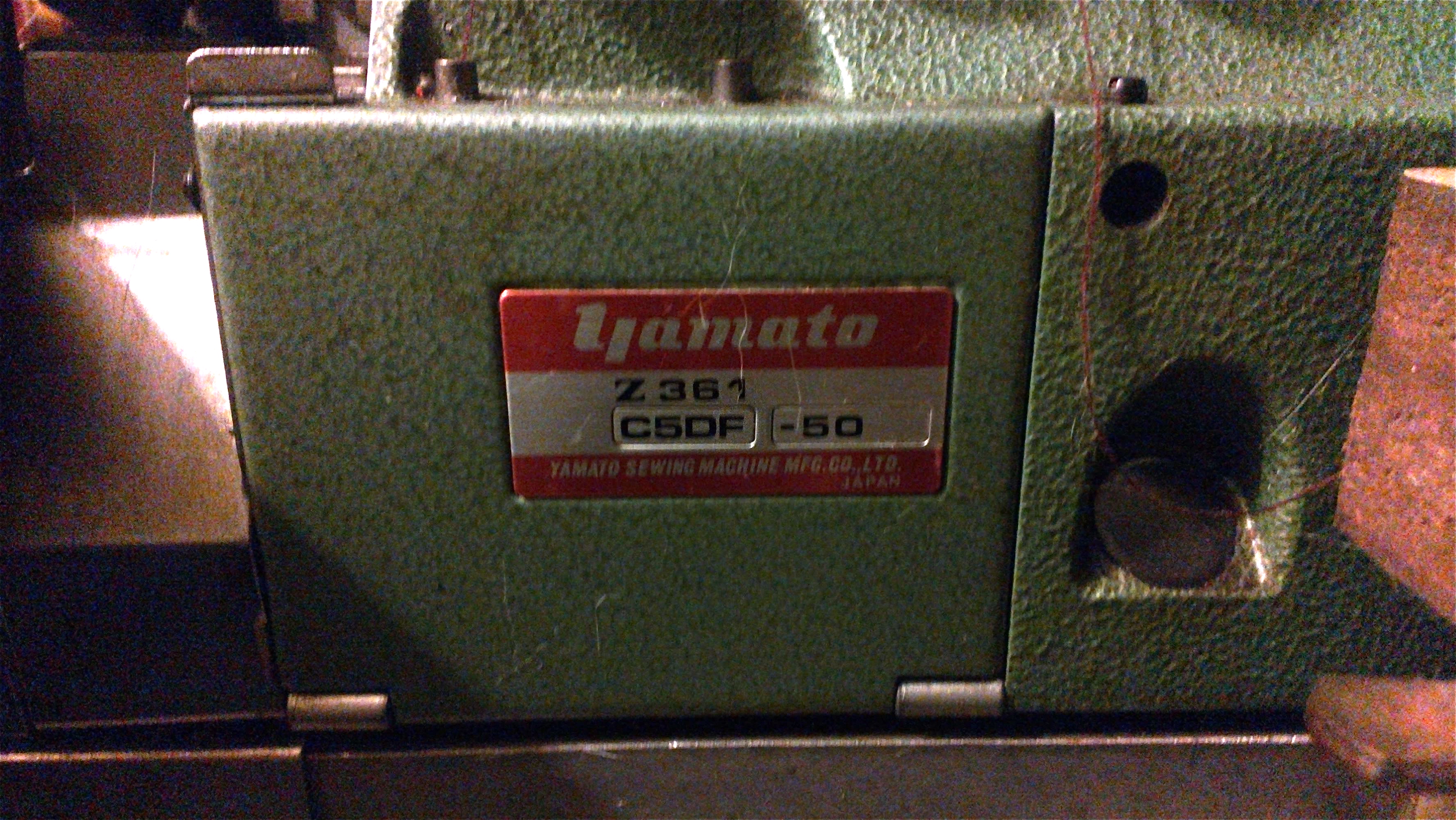 YAMATO Z361 C5DF50 INDUSTRIAL SEWING MACHINE OVERLOCK SERGER COMPLETE