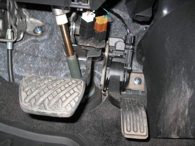 Replace brake switch 2007 nissan altima #8